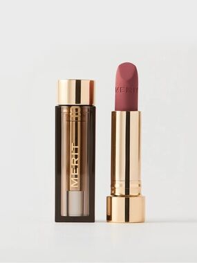 Merit Signature Lipstick Lightweight Matte lipstick in Classic